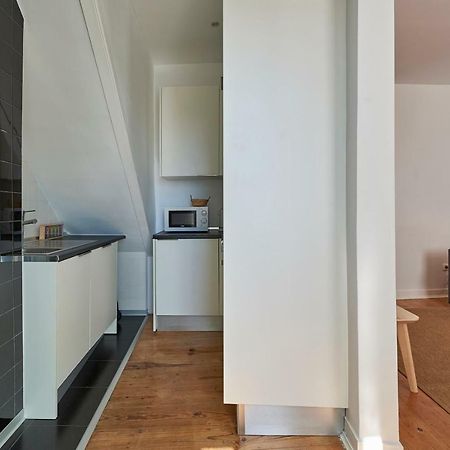 Charming Apartment Em Belem-Books And Canvas Лиссабон Экстерьер фото