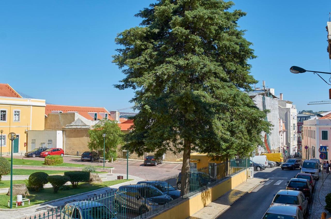 Charming Apartment Em Belem-Books And Canvas Лиссабон Экстерьер фото