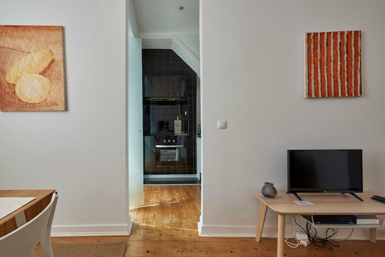 Charming Apartment Em Belem-Books And Canvas Лиссабон Экстерьер фото