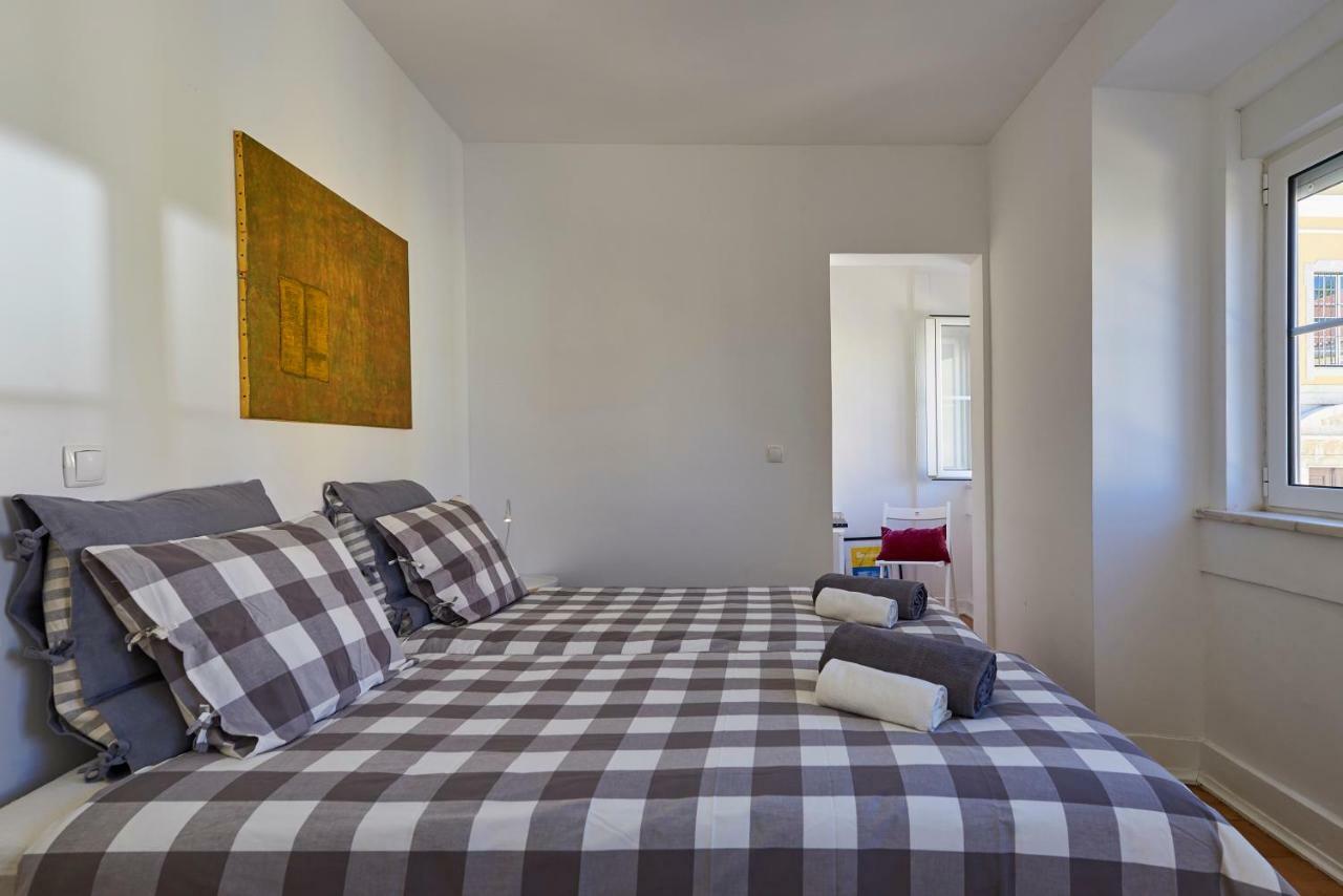 Charming Apartment Em Belem-Books And Canvas Лиссабон Экстерьер фото