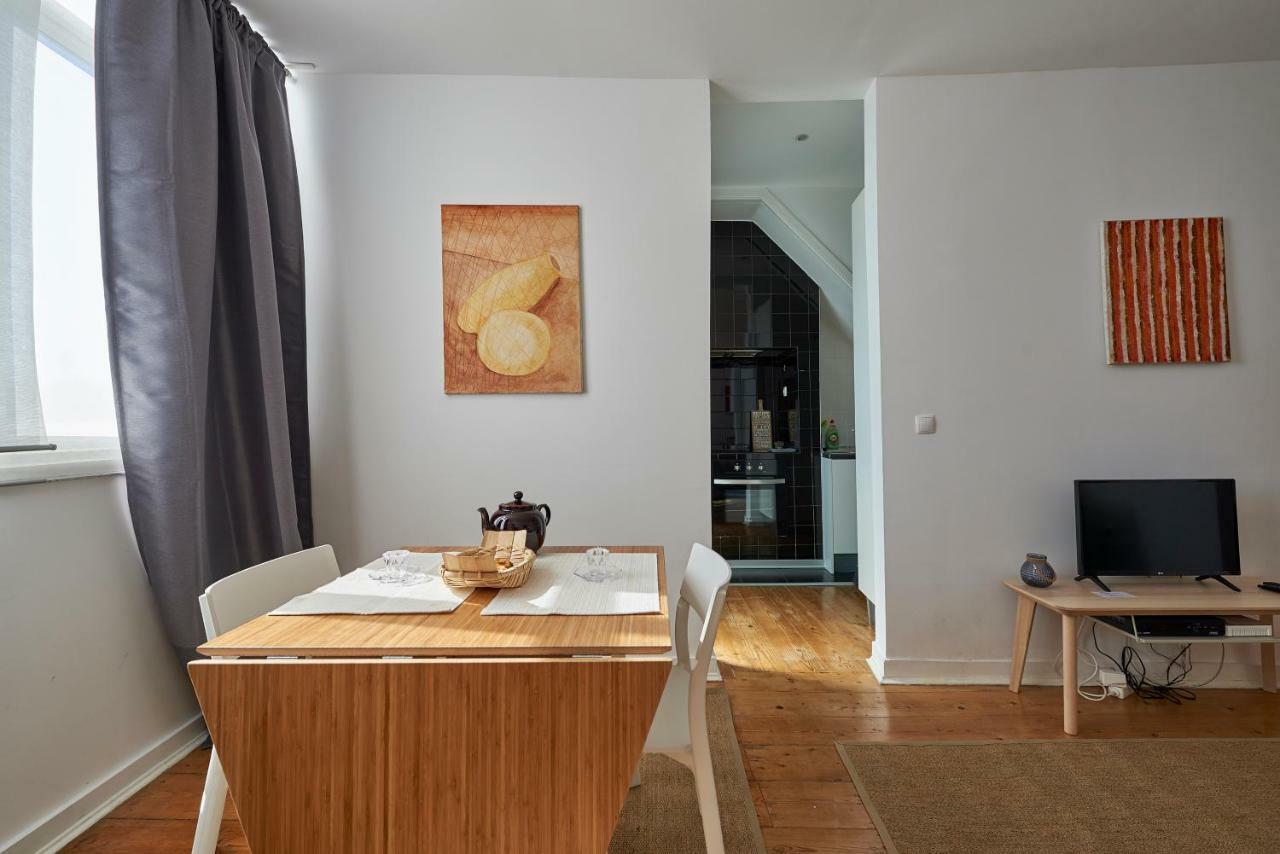 Charming Apartment Em Belem-Books And Canvas Лиссабон Экстерьер фото
